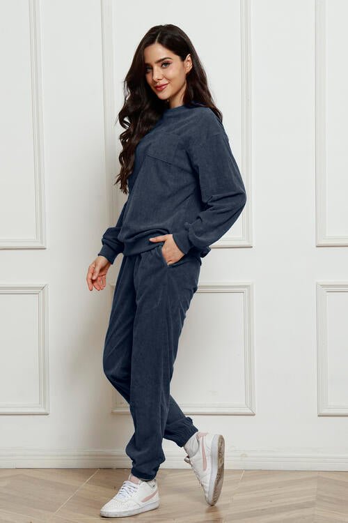 FleeceFlex Round Neck Sweatshirt and Sweatpants Set