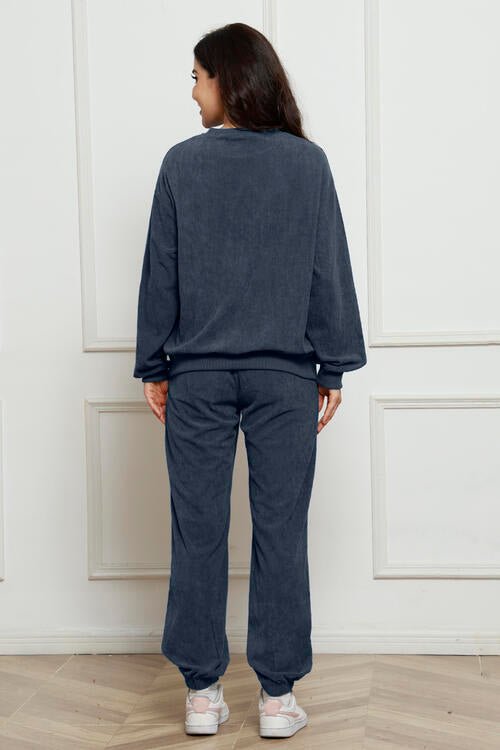 FleeceFlex Round Neck Sweatshirt and Sweatpants Set