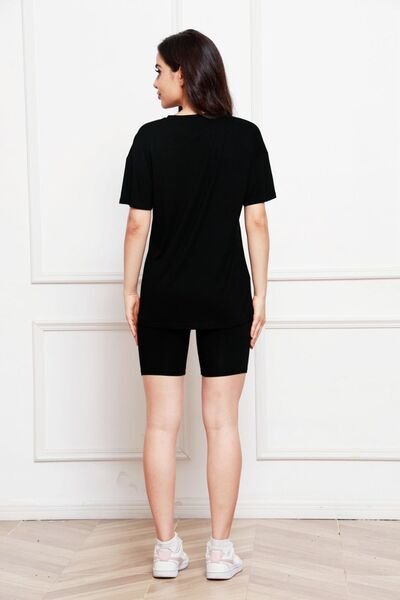 FleeceFlex Round Neck Short Sleeve T-Shirt and Shorts Set